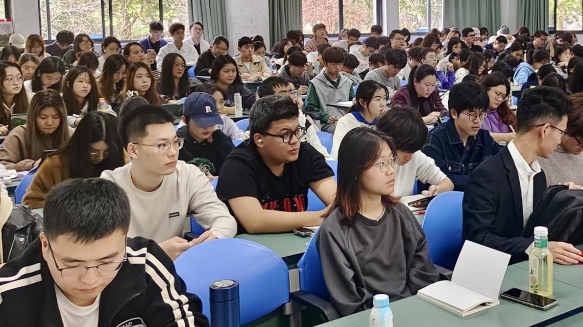 党委书记郑茂为学院分党校学员讲授专题思政课